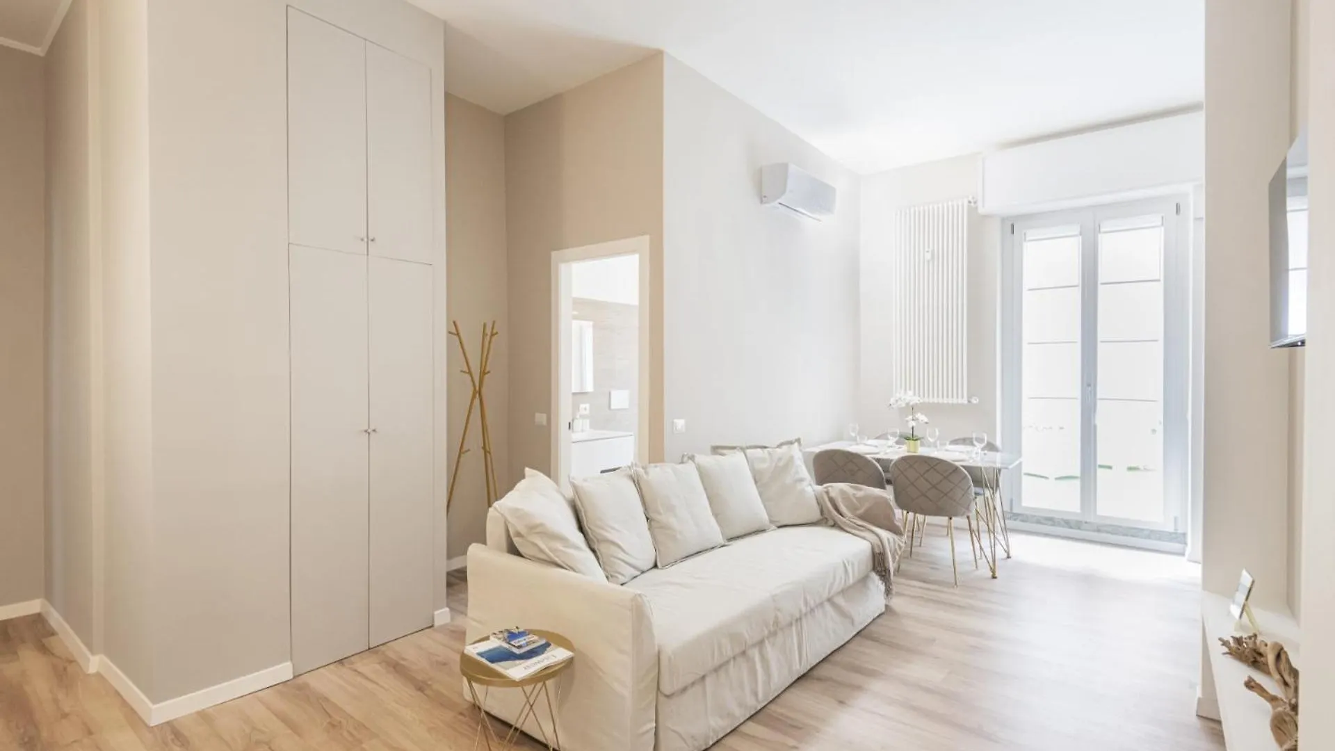 Apartment Easylife - Golden Suite Milan