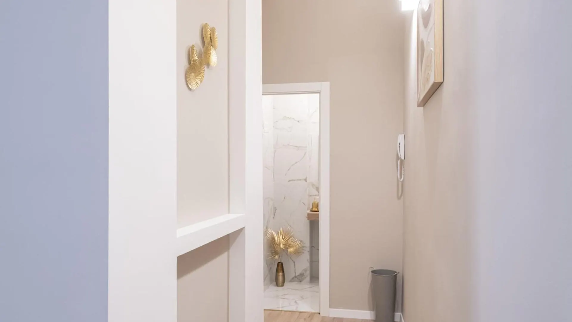 Apartment Easylife - Golden Suite Milan