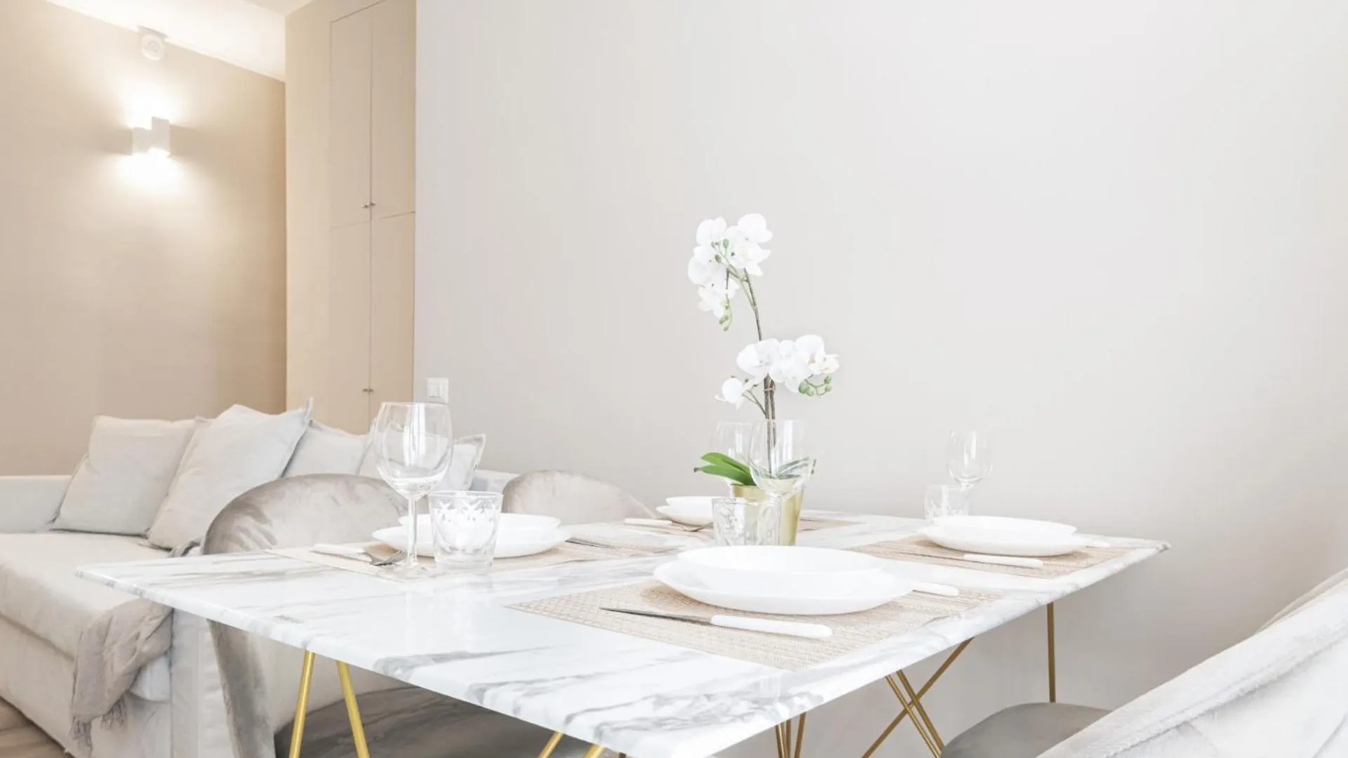 Easylife - Golden Suite Milan 0*,